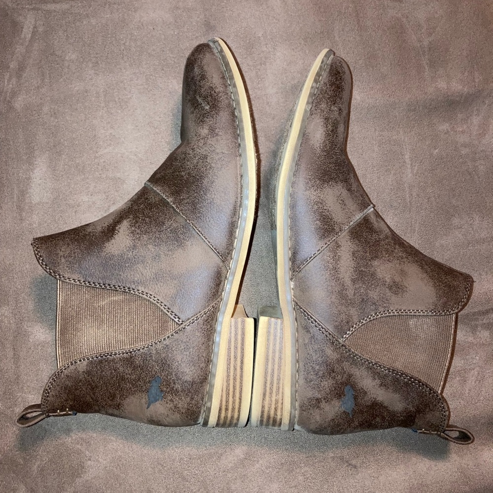 Brown Rocket Dog Bootie Size 9